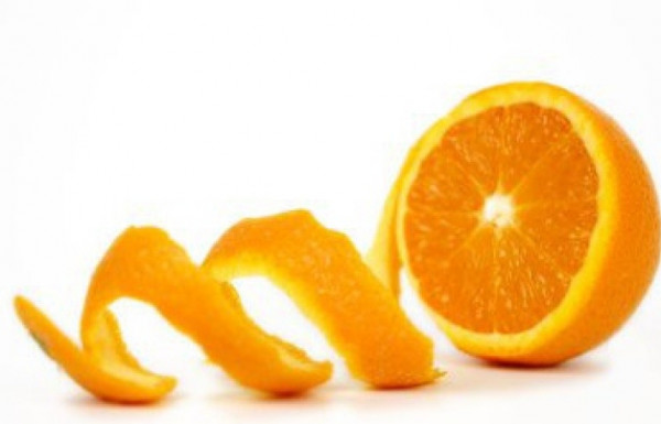 You are currently viewing لن ترميه مجدداً.. شيء متواجد داخل البرتقال يقضى على الكوليسترول نهائيًا