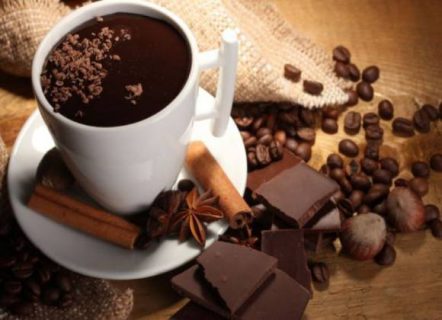 You are currently viewing القهوة والشوكولاتة تعززان الذكاء