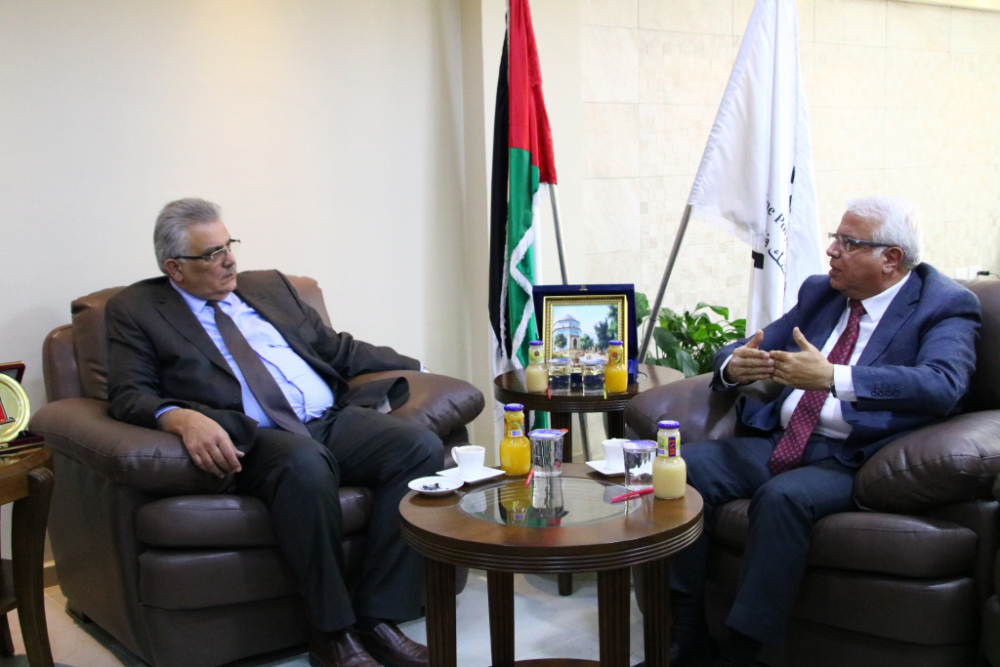 You are currently viewing جامعة بوليتكنك فلسطين وسلطة المياه الفلسطينية توقعان مذكرة تعاون في المجال العلمي والبحثي