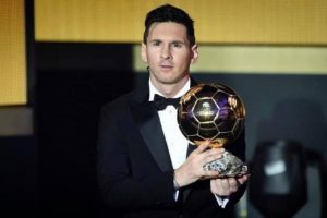 رسميًا.. ميسي يتوج بالكرة الذهبية للمرة السادسة في تاريخه