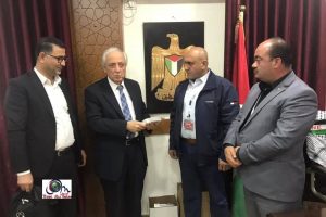 “العربية الأميركية” تقدم مساعدات مالية ومستلزمات طبية للجنة الطوارئ في جنين