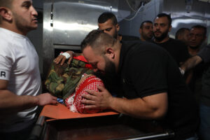 بينهم 15 طفلاً… 77 شهيداً حتى النصف الأول من العام