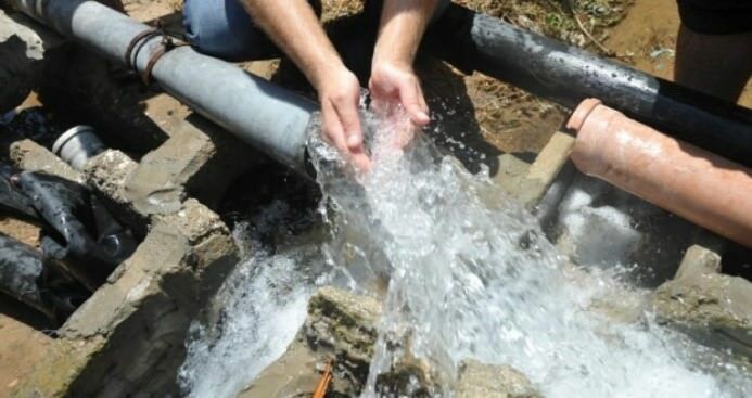 You are currently viewing تقرير متخصص يؤكد أن إسرائيل تنهب 85% من إجمالي كميات المياه الجوفية الفلسطينية