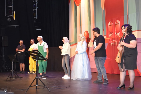 You are currently viewing مسرح الأطفال في تلفزيون فلسطين يعرض مسرحية “القنديل الصغير” بمهرجان البحرين