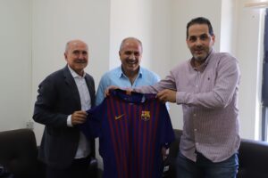 وفد من نادي برشلونة يزور اتحاد كرة القدم