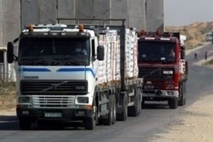 “مجلس المستوطنات” يحتجز شاحنتين في الرأس الأحمر جنوب شرق طوباس