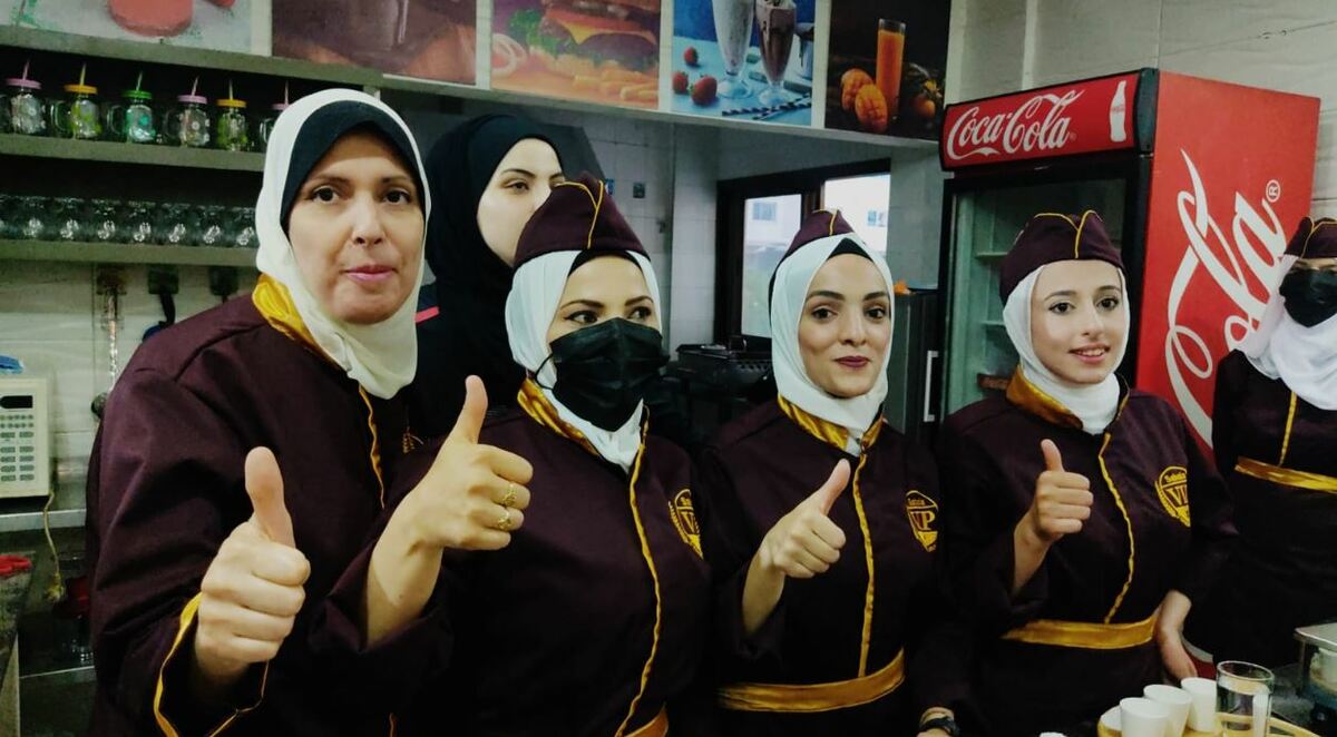 You are currently viewing أول مقهى للنساء الغزيات بنكهة وصيغة أنثوية