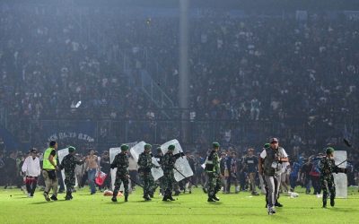 اندونيسيا: مقتل 129 شخصا في “أعمال شغب” خلال مباراة كرة قدم