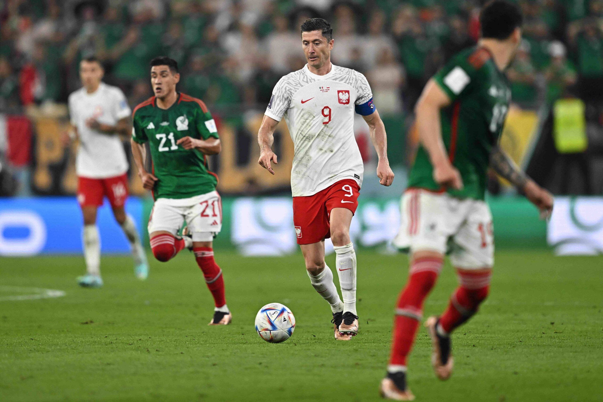 You are currently viewing مونديال 2022: تعادل بولندا والمكسيك يعزّز فرص السعودية بالتأهل للدور الثاني
