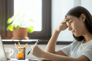 نصائح للموظف “المتذمر”.. 3 خطوات بسيطة تغير الوضع