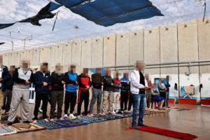 أبو بكر: الأسرى يتحضرون لتصعيد مرتقب ردا على العقوبات الإسرائيلية