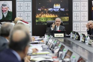 اشتية: الاحتلال يشن حربًا جديدة على الشعب الفلسطيني من خلال الاقتطاعات الاقتصادية