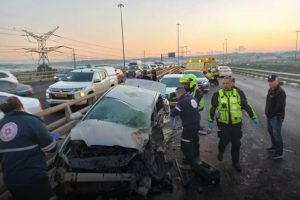 إصابتان خطيرتان لشابين من الضفة خلال مطاردتهما في الداخل المحتل