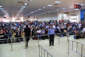 الاحتلال يواصل إغلاق معبر الكرامة ويشدد إجراءاته في أريحا