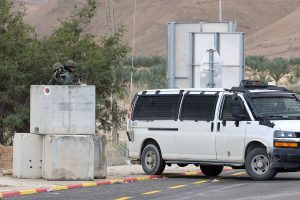 الاحتلال يواصل حصار أريحا لليوم التاسع على التوالي