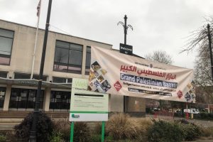 مئات البريطانيين والعرب يشاركون بفعاليات “البازار الفلسطيني الكبير” في لندن