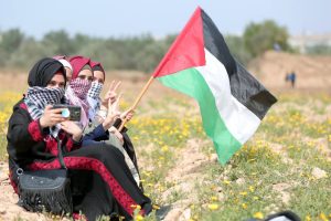 بالأرقام.. المرأة نصف المجتمع الفلسطيني