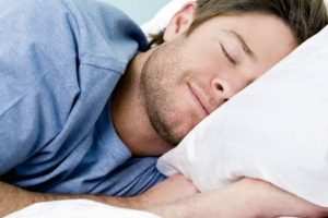 النوم أقل من 5 ساعات يُهدد حياة الإنسان