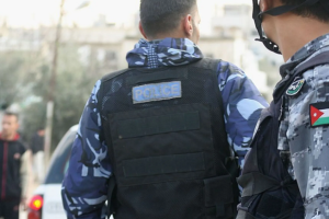 الأردن.. قتل طفلته بـ25 طعنة لأنها استخدمت هاتفه