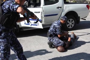 الرجوب يعلن إلقاء القبض على مطلوب للعدالة في جنين