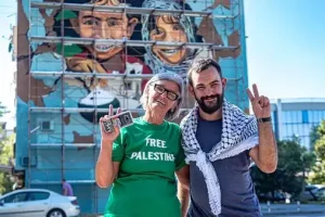 “مع أطفال فلسطين المبتسمين”.. جدارية تزين عاصمة الجبل الأسود