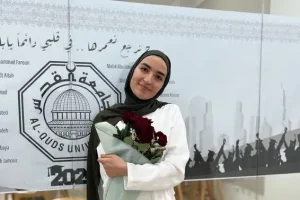 طالبة الهندسة في جامعة القدس زينب جاموس تفوز في المسابقة العالمية لإحياء القرى المهجرة
