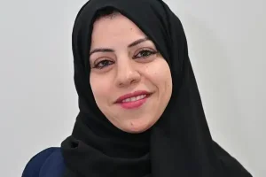 السمع يعود إلى ضحى في الإمارات بعد ١٠ سنوات من إصابتها في غزة