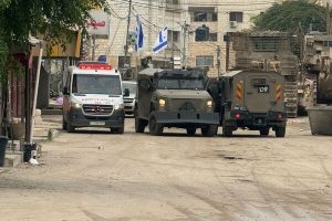 الاحتلال يجبر مواطنين على النزوح من أحياء في مخيم جنين إلى واد برقين