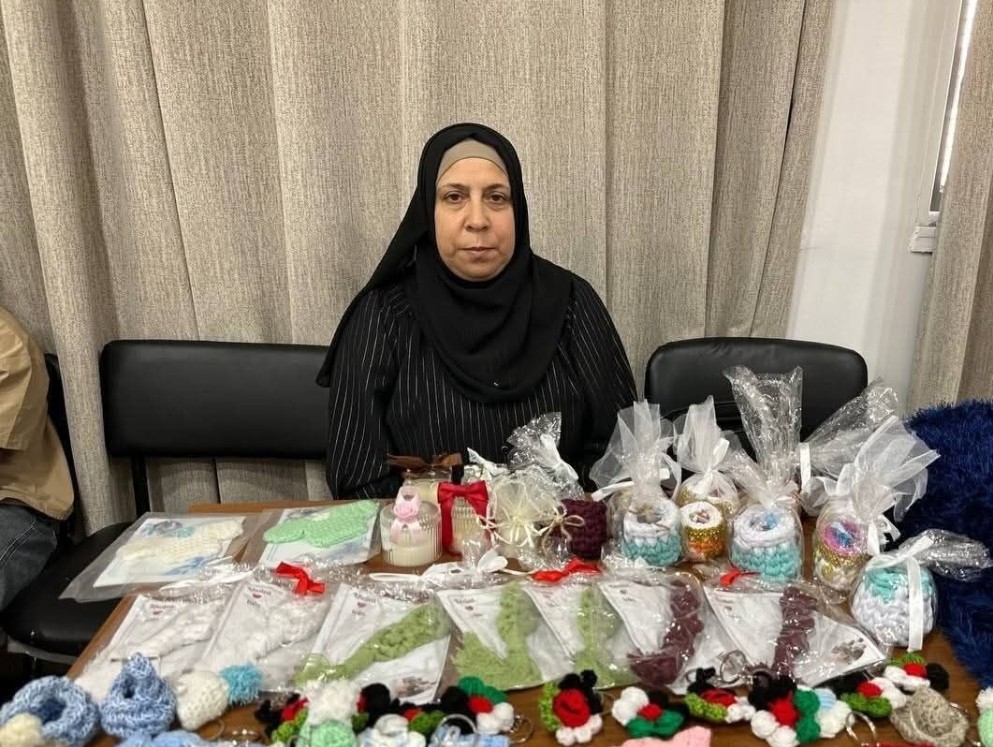 You are currently viewing نسرين بيرقدار.. من المخيم إلى ميادين التمكين: تكتب حكاية الأمل بإصرار