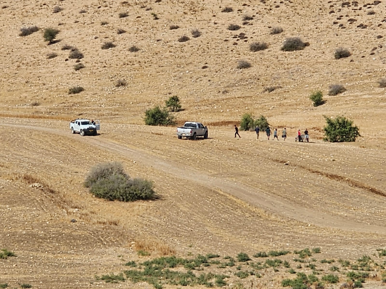 You are currently viewing “أنياب” شائكة تحاصر الأغوار الشمالية