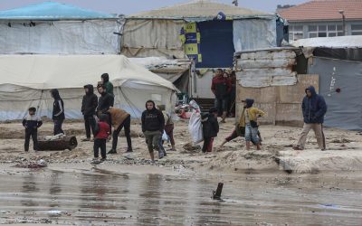 غرق مئات خيام النازحين في قطاع غزة مع اشتداد تأثير المنخفض الجوي