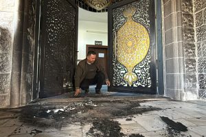 45 اعتداءً على المساجد خلال 2025: الأوقاف تستنكر إحراق مسجد أبو بكر الصديق في تل غرب نابلس