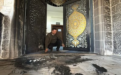 45 اعتداءً على المساجد خلال 2025: الأوقاف تستنكر إحراق مسجد أبو بكر الصديق في تل غرب نابلس