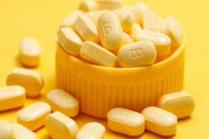 دراسة تكشف دور فيتامين B1 في تنظيم حركة الأمعاء وعلاج الالتهابات