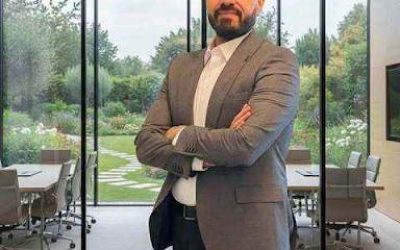 المرأة ليست خوارزمية… لكنها أذكى منها