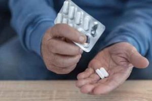 دليل تنظيم الأدوية في رمضان: إرشادات طبية لتجنب المضاعفات أثناء الصيام