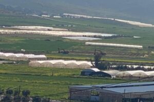 الاحتلال يواصل شق طريق استعماري شرق طمون جنوب طوباس