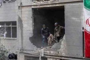 تصعيد ميداني في إيران: غارات تطال منشآت الطاقة في أصفهان وخرمشهر وواشنطن تعلن ضرب 9 آلاف هدف