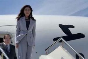 زعيمة المعارضة التايوانية في الصين: مهمة لـ ‘منع الحرب’ وسط ضغوط تسليح أمريكية