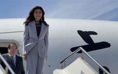 زعيمة المعارضة التايوانية في الصين: مهمة لـ ‘منع الحرب’ وسط ضغوط تسليح أمريكية