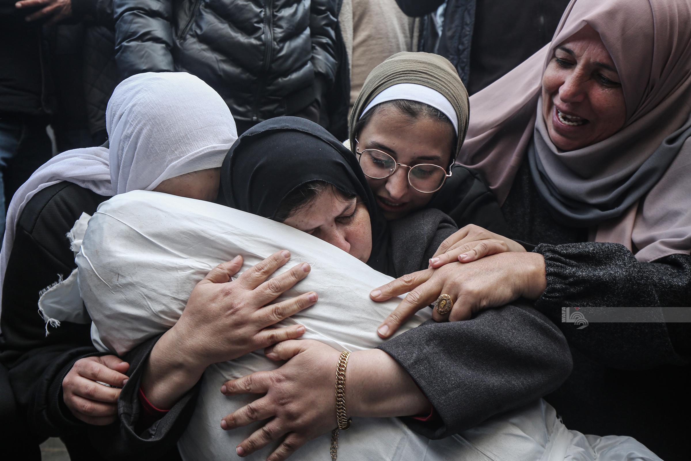 You are currently viewing في يوم الطفل الفلسطيني: 19 ألف شهيد طالب… طفولة مسلوبة وإرادة تعليم لا تُكسر