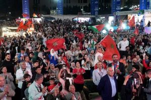 الفلسطينيون يردون الوفاء بالوفاء لأسود الأطلس.. الأعلام المغربية زينت شوارع القدس ورام الله والخليل وغزة