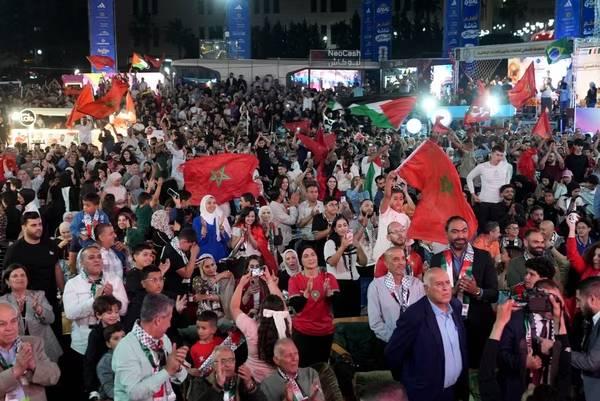 You are currently viewing <a href="https://www.alquds.com/ar/posts/247960">الفلسطينيون يردون الوفاء بالوفاء لأسود الأطلس.. الأعلام المغربية زينت شوارع القدس ورام الله والخليل وغزة</a>