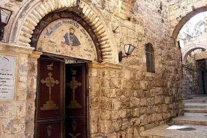 اللجنة الرئاسية لشؤون الكنائس تدين اعتداء المستوطنين على دير الأرمن بالقدس