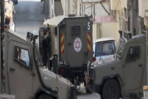 &nbsp; الاحتلال يقتحم ساحتي مدرستي حوارة وبرقة ويطالب بإزالة العلم الفلسطيني