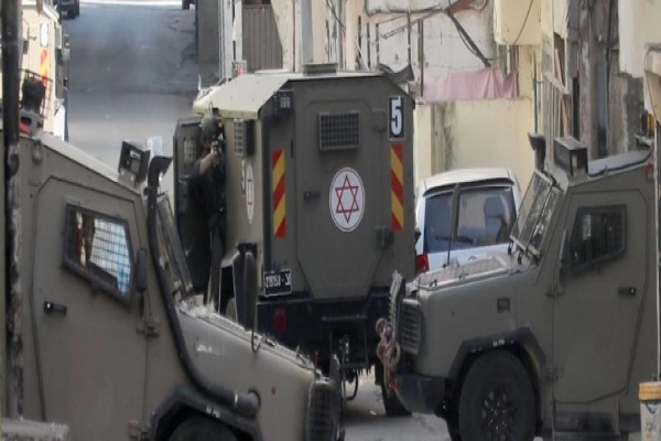 You are currently viewing &nbsp; الاحتلال يقتحم ساحتي مدرستي حوارة وبرقة ويطالب بإزالة العلم الفلسطيني