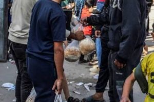 خبز “الغذاء العالمي” في “كرش” السوق السوداء.. تتبعٌ يكشف الطريق