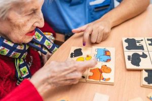 منظمة الصحة العالمية تطلق دليلاً شاملاً للوقاية من الخرف: 45% من الحالات يمكن تجنبها