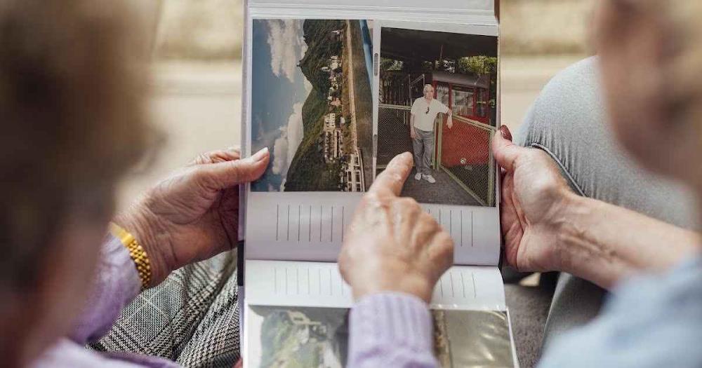 You are currently viewing <a href="https://alquds.com/ar/posts/258781-alzheimers-early-signs-vs-normal-forgetfulness">بين الهفوات العادية وأعراض ألزهايمر.. متى يصبح النسيان مؤشراً يستوجب التدخل الطبي؟</a>